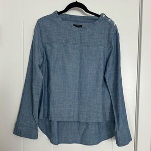 JCrew chambray droptail, boatneck with buttons top in blue sz Large